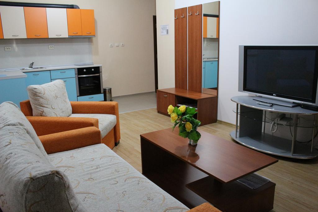 Letnitsa Provans Famili Hotel מראה חיצוני תמונה